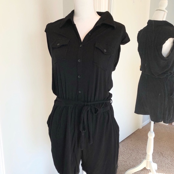 Design History Pants - DesignHistory Cap Sleeve Black Shorts Romper (L)